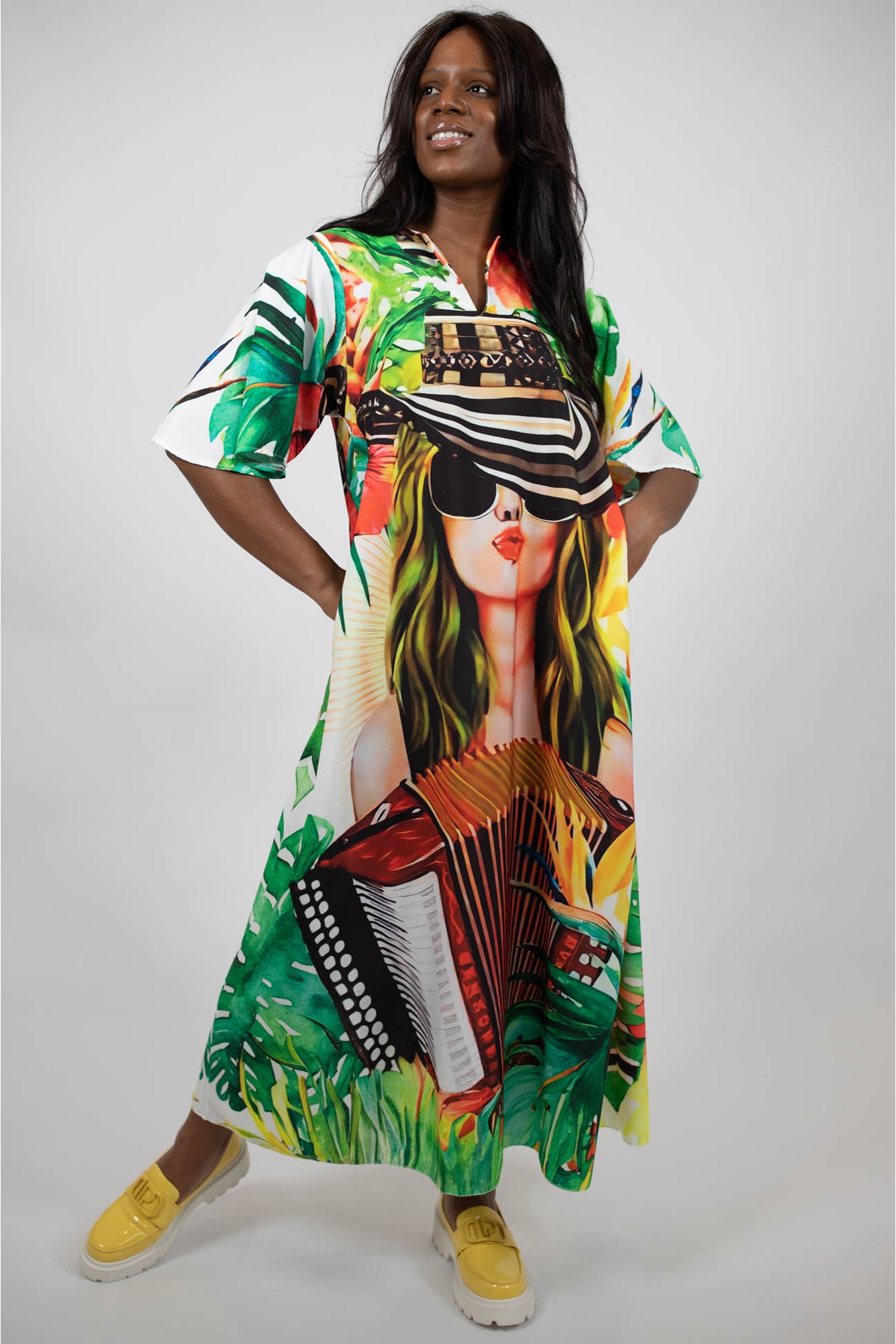 Descoperă Rochia Lungă Cu Buzunare Și Mâneci Clopot Electric Cathalee