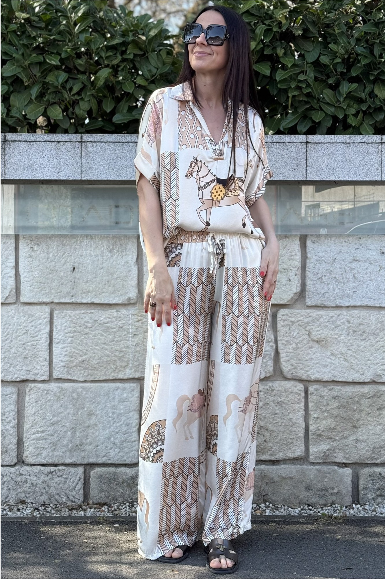 Compleu set dama vascoza si matase bej stil modern made in Italia