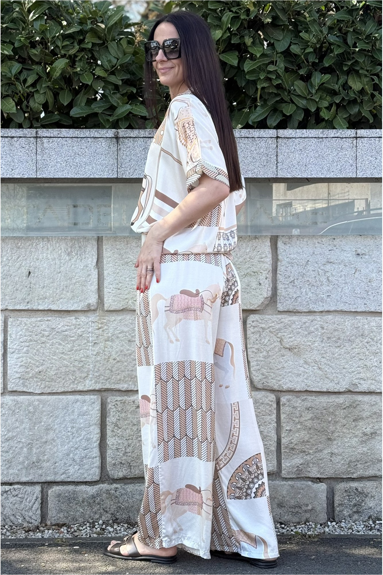 Compleu set dama vascoza si matase bej stil modern made in Italia